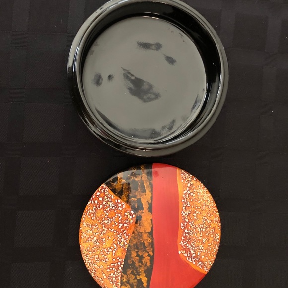 Artist Lacquer Trinket Box - Picture 3 of 4